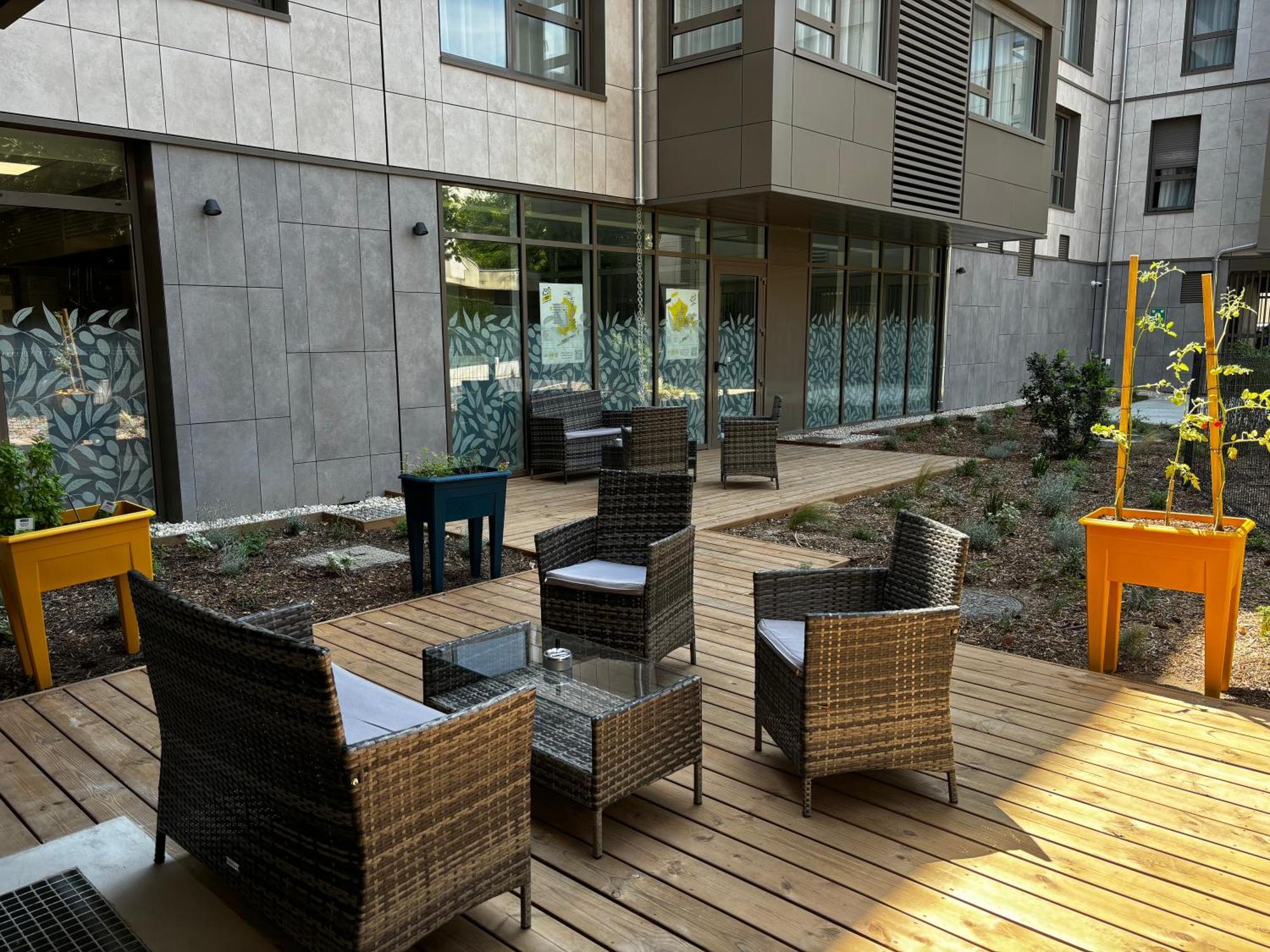 Services Oh Activ Aparthotel